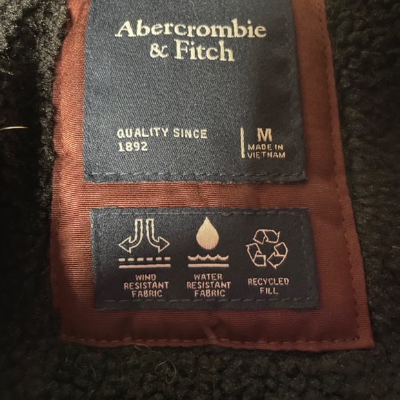 Abercrombie & Fitch winter coat Medium EUC - Picture 2 of 5